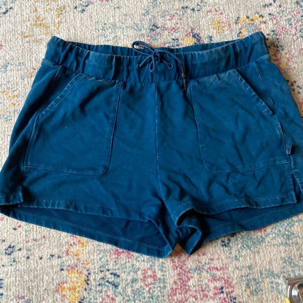 Joy Lab distressed dyed shorts, size large.